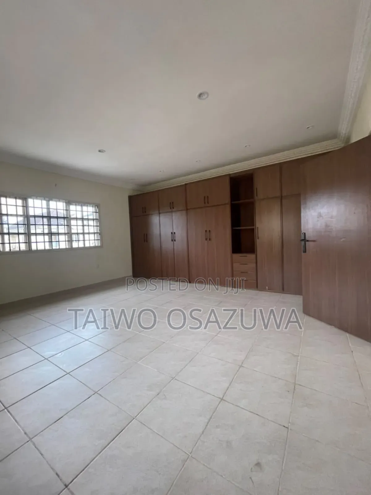 3bdrm Apartment in Chief Ifeanyi, Lekki Phase 1 for rent