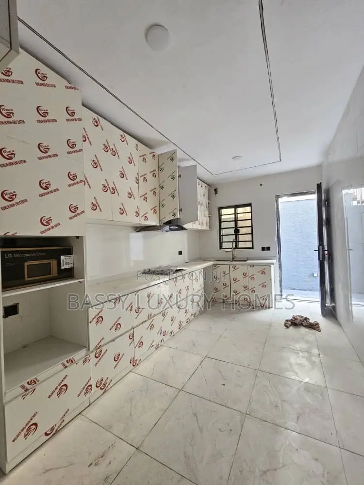 4bdrm Duplex in Abraham Adesanya for sale