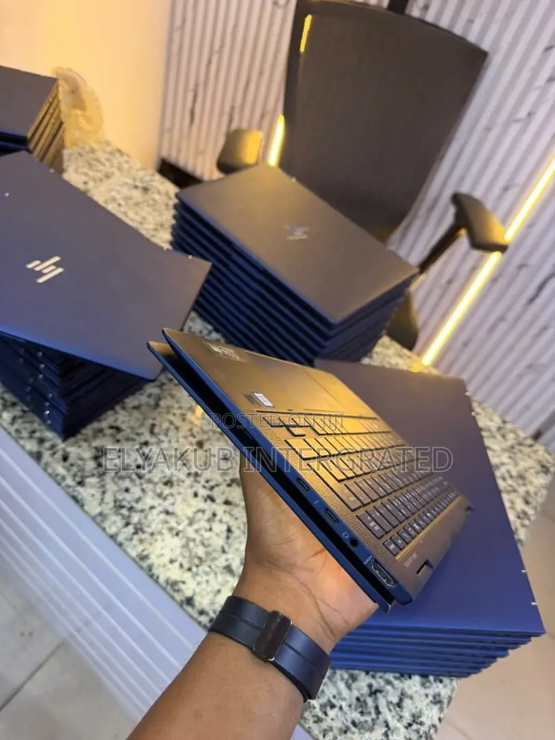 New Laptop HP Elite Dragonfly x360 8th Gen 8GB Intel Core i5 SSD 256GB