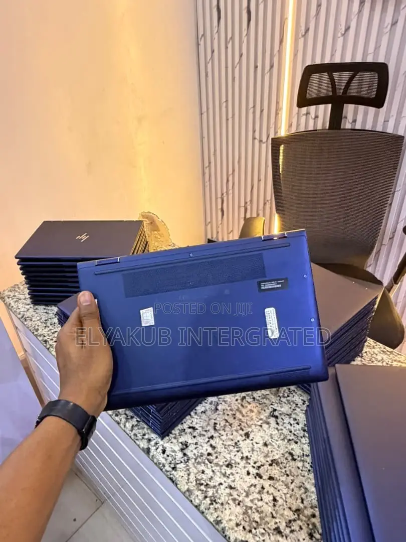 New Laptop HP Elite Dragonfly x360 8th Gen 8GB Intel Core i5 SSD 256GB