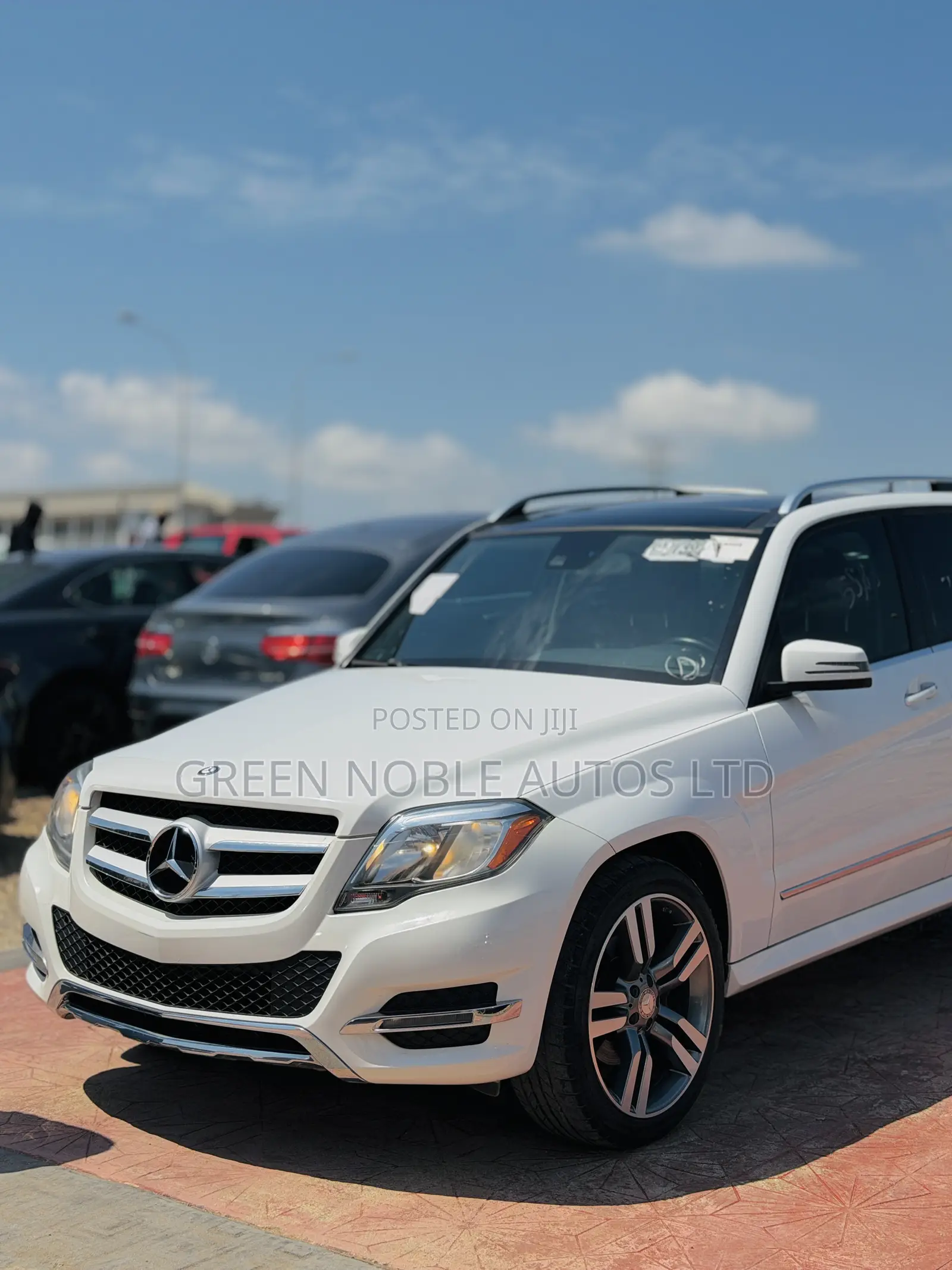 Mercedes-Benz GLK-Class Base GLK 350 4dr AWD 4MATIC (3.5L 6cyl 7A) 2015