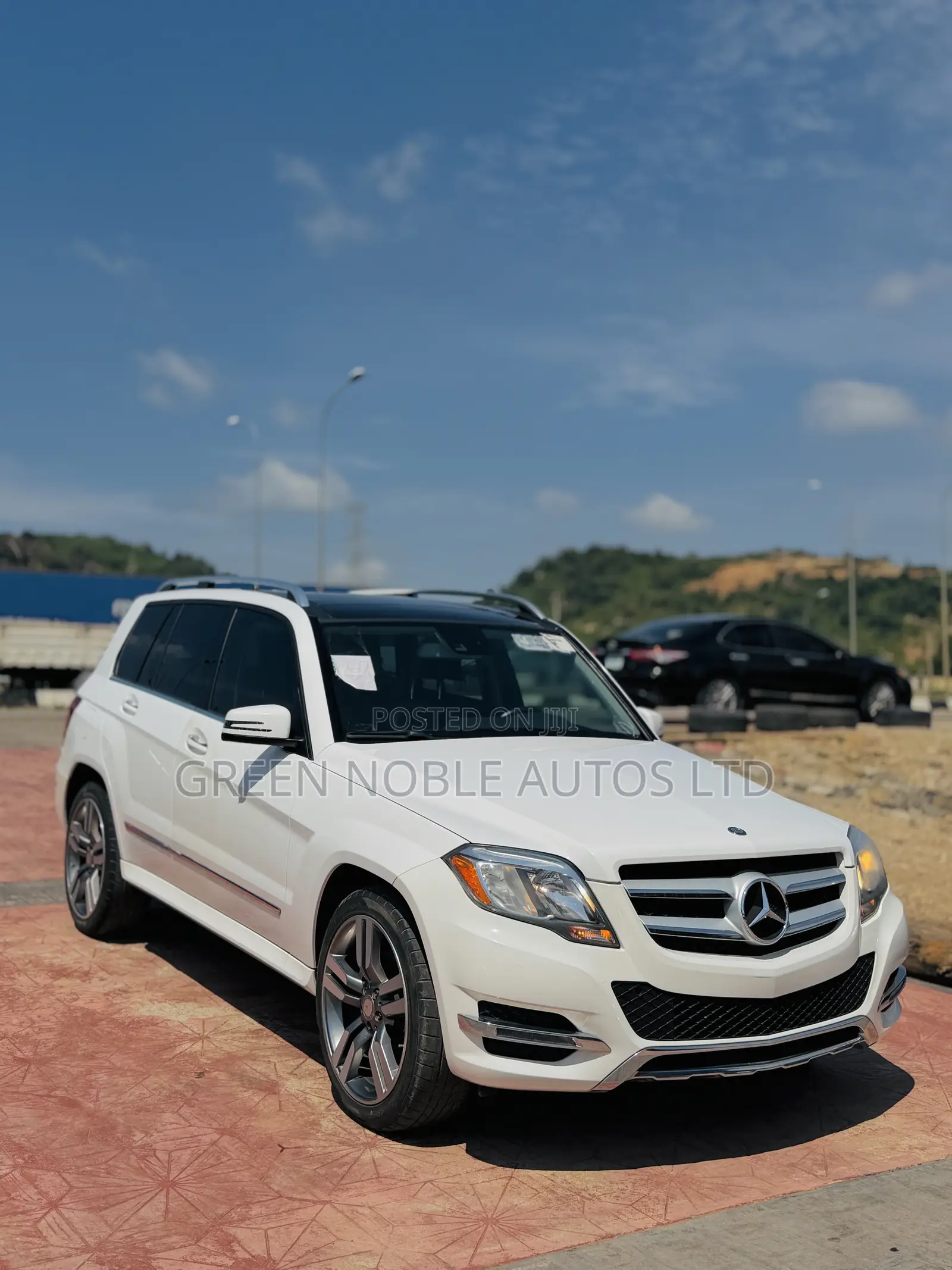 Mercedes-Benz GLK-Class Base GLK 350 4dr AWD 4MATIC (3.5L 6cyl 7A) 2015