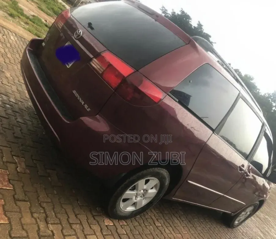Toyota Sienna XLE 2005 Red