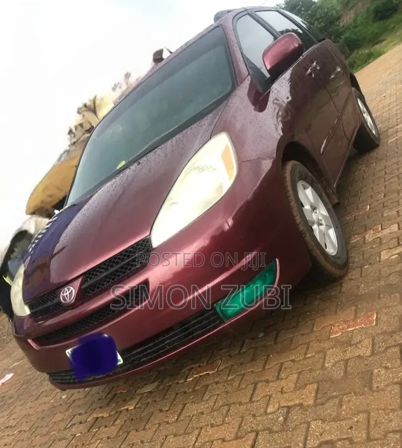 Toyota Sienna XLE 2005 Red