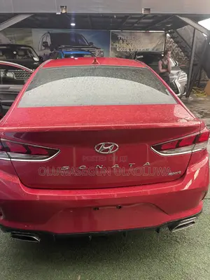 Hyundai Sonata Sport 2.0T Sedan FWD (2.0L 4cyl 6A) 2017 Red