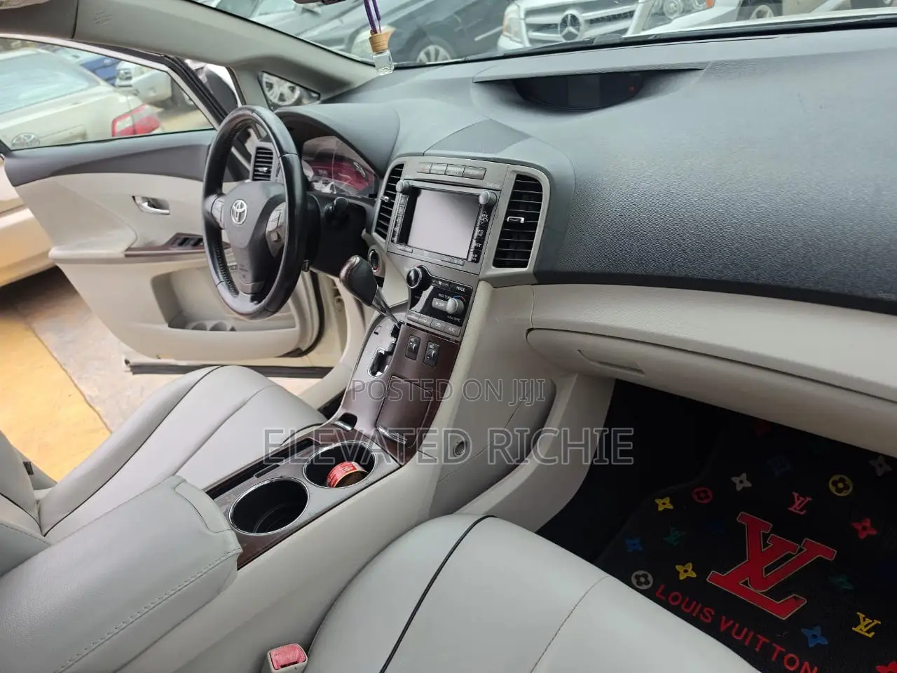 Toyota Venza V6 AWD 2010 White