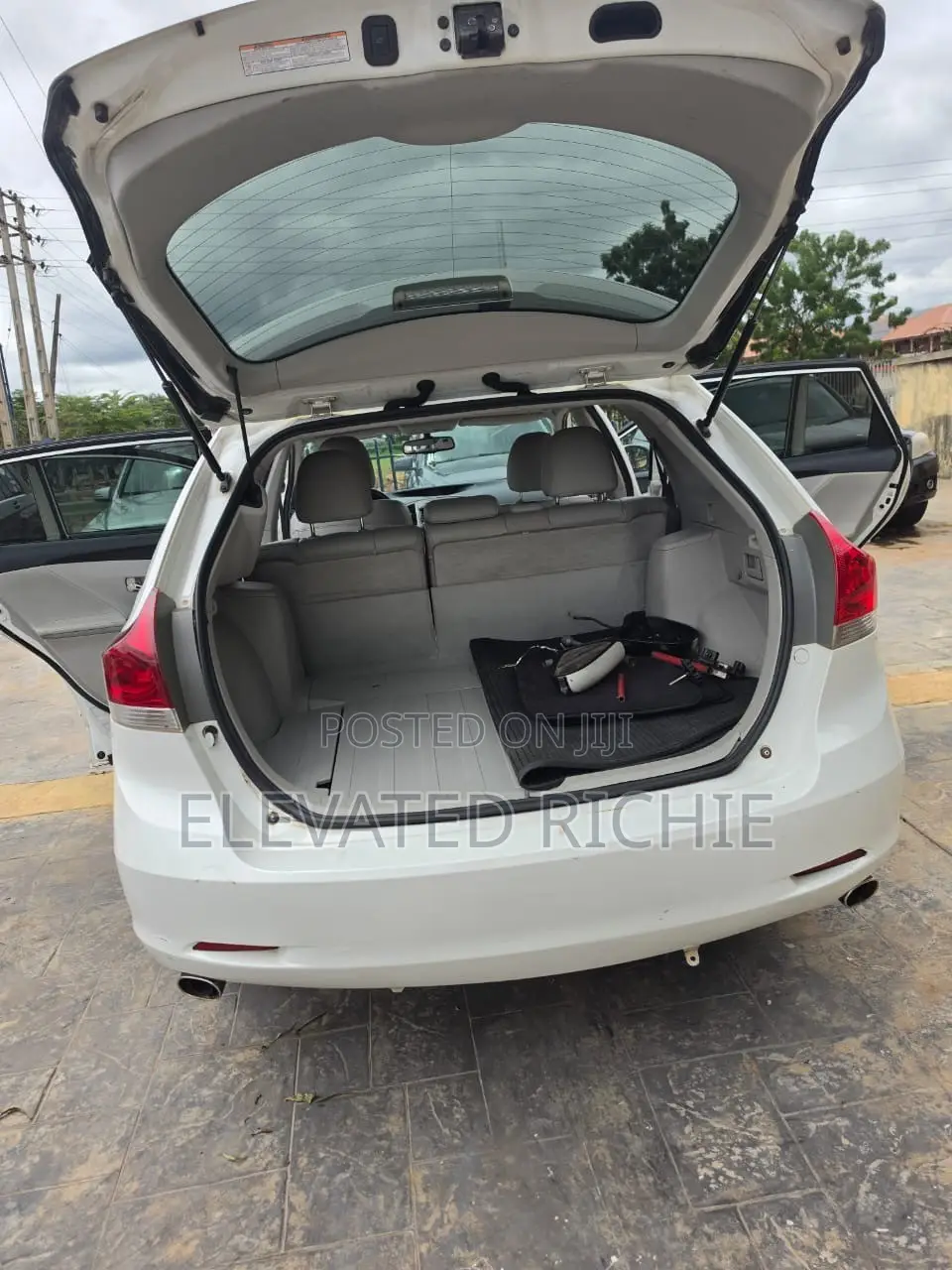 Toyota Venza V6 AWD 2010 White