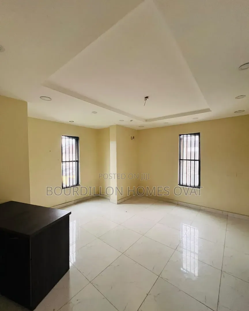 3bdrm Apartment in Ikate Lekki Lagos for rent