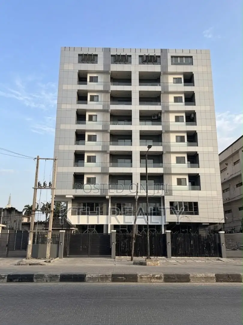 2bdrm Apartment in Ahmadu Bello Way for rent