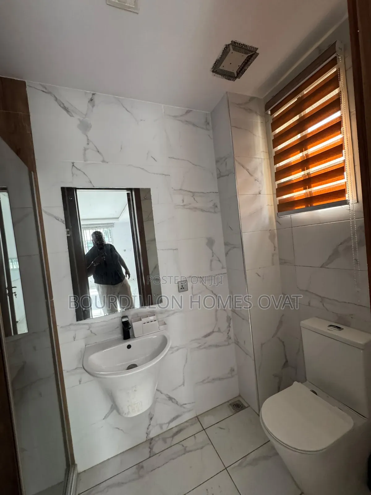 3bdrm Apartment in Ikoyi Lekki Lagos for rent