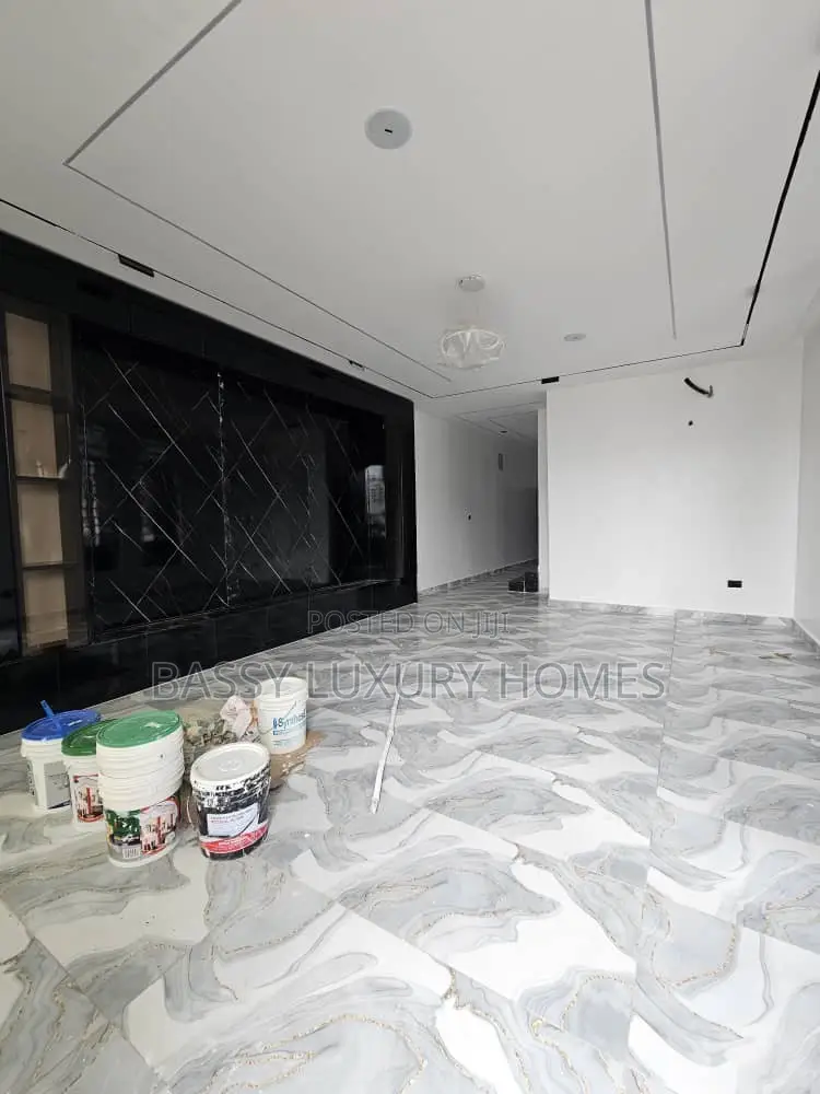 4bdrm Duplex in Lekki for sale