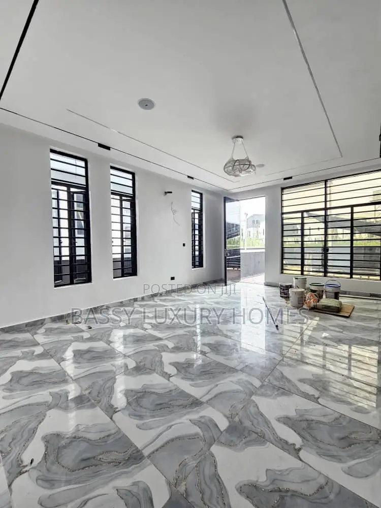 4bdrm Duplex in Lekki for sale