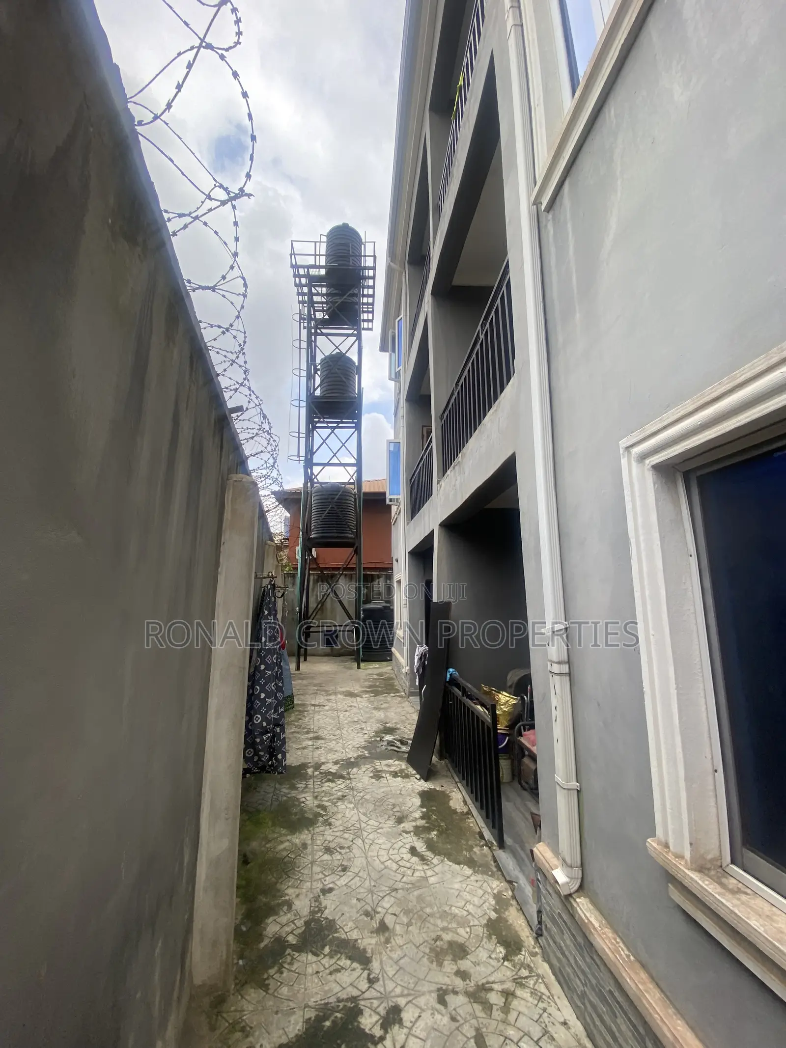 2bdrm Block of Flats in Bucknor for sale