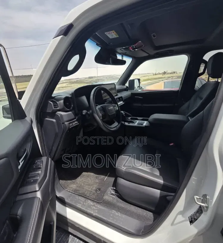Toyota Land Cruiser Prado 2025 White