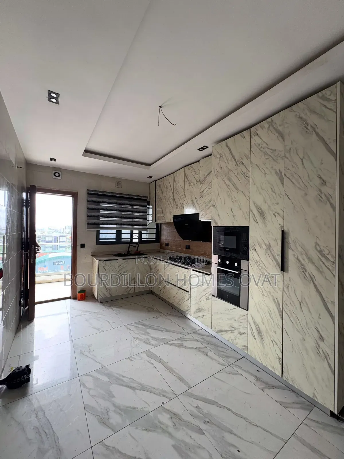 3bdrm Apartment in Lekki Phase 1 Lagos for rent