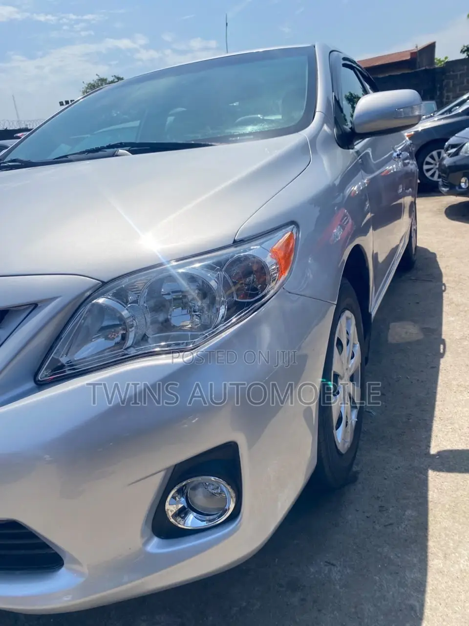 Toyota Corolla LE 4dr Sedan (1.8L 4cyl 4A) 2011 Silver