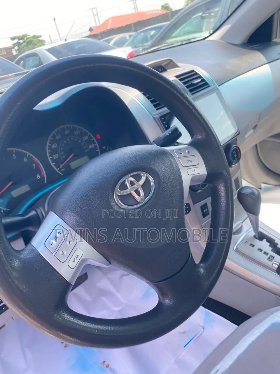 Toyota Corolla LE 4dr Sedan (1.8L 4cyl 4A) 2011 Silver