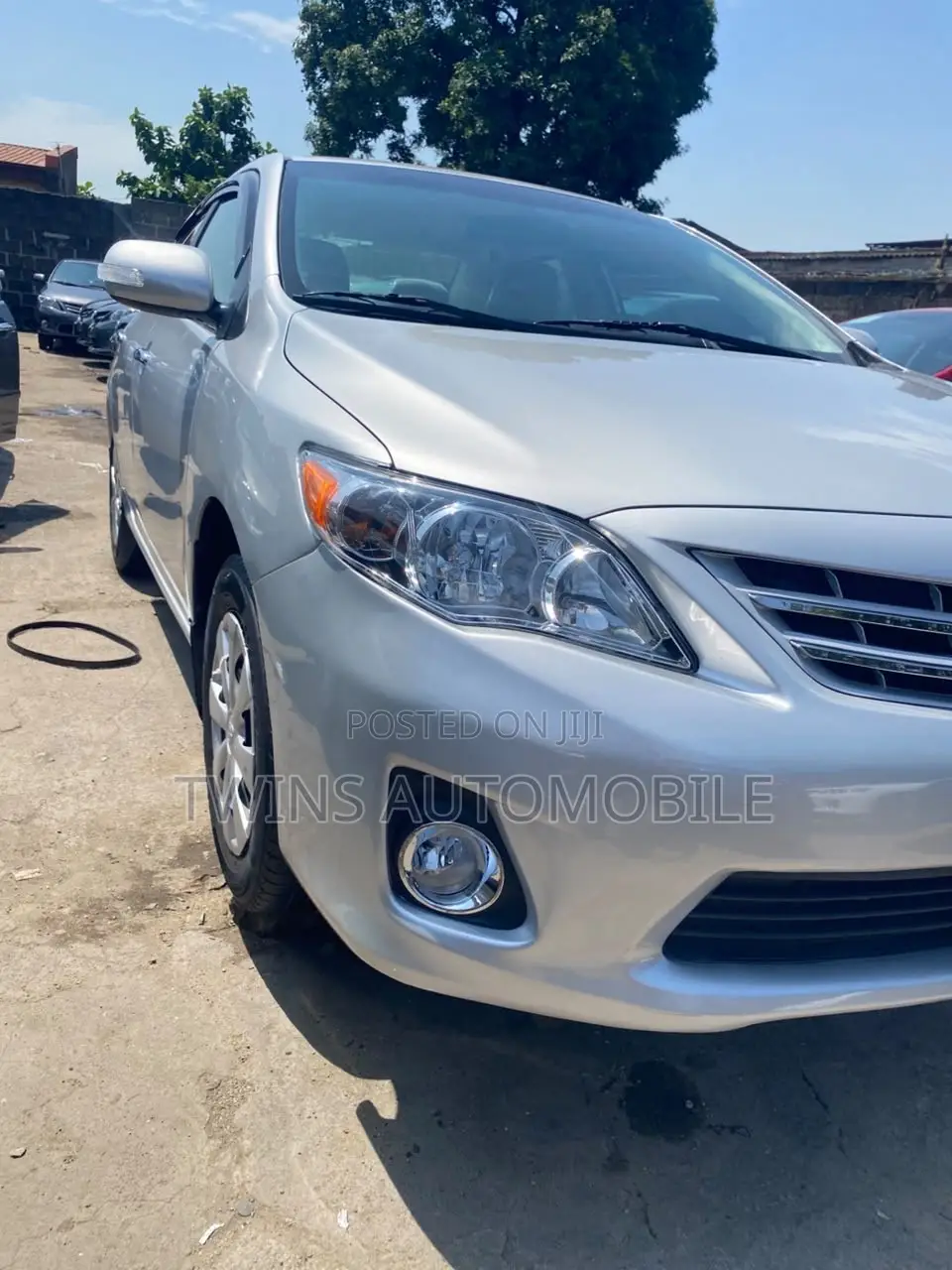 Toyota Corolla LE 4dr Sedan (1.8L 4cyl 4A) 2011 Silver