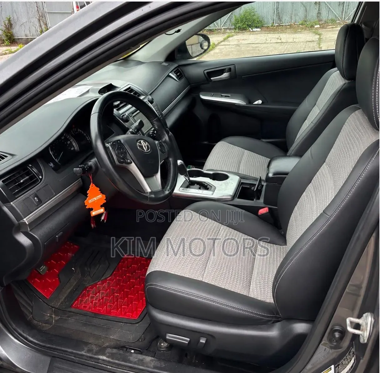 Toyota Camry SE 4dr Sedan (2.5L 4cyl 6A) 2013 Gray