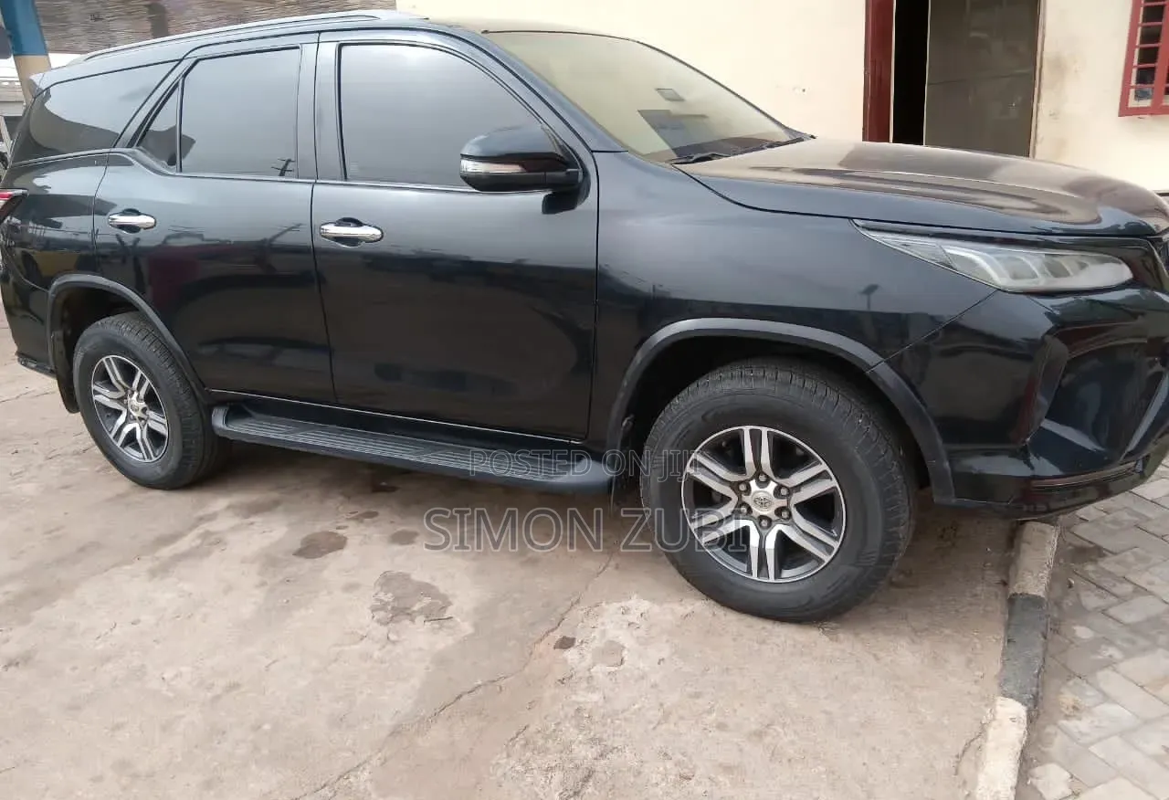 Toyota Fortuner 2020 Black
