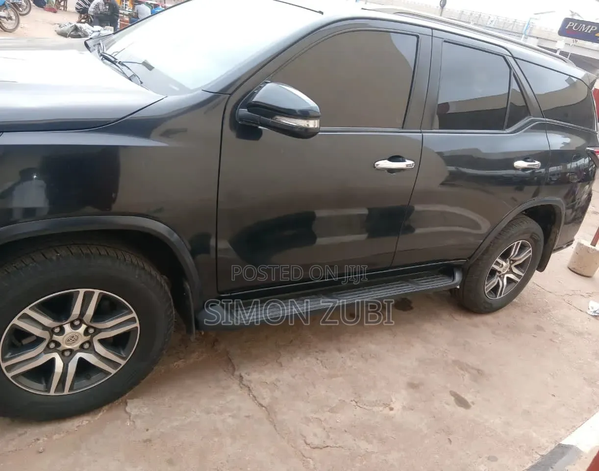 Toyota Fortuner 2020 Black