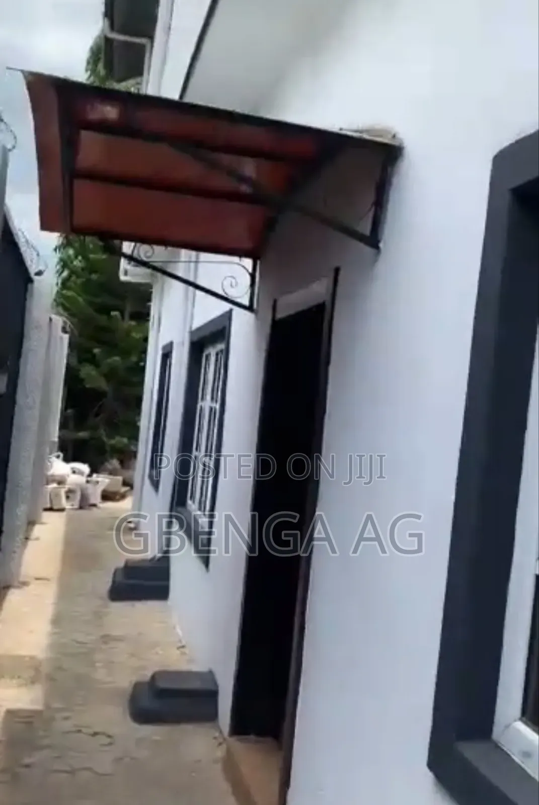 5bdrm Duplex in Makogi Magboro Off, Obafemi-Owode for sale