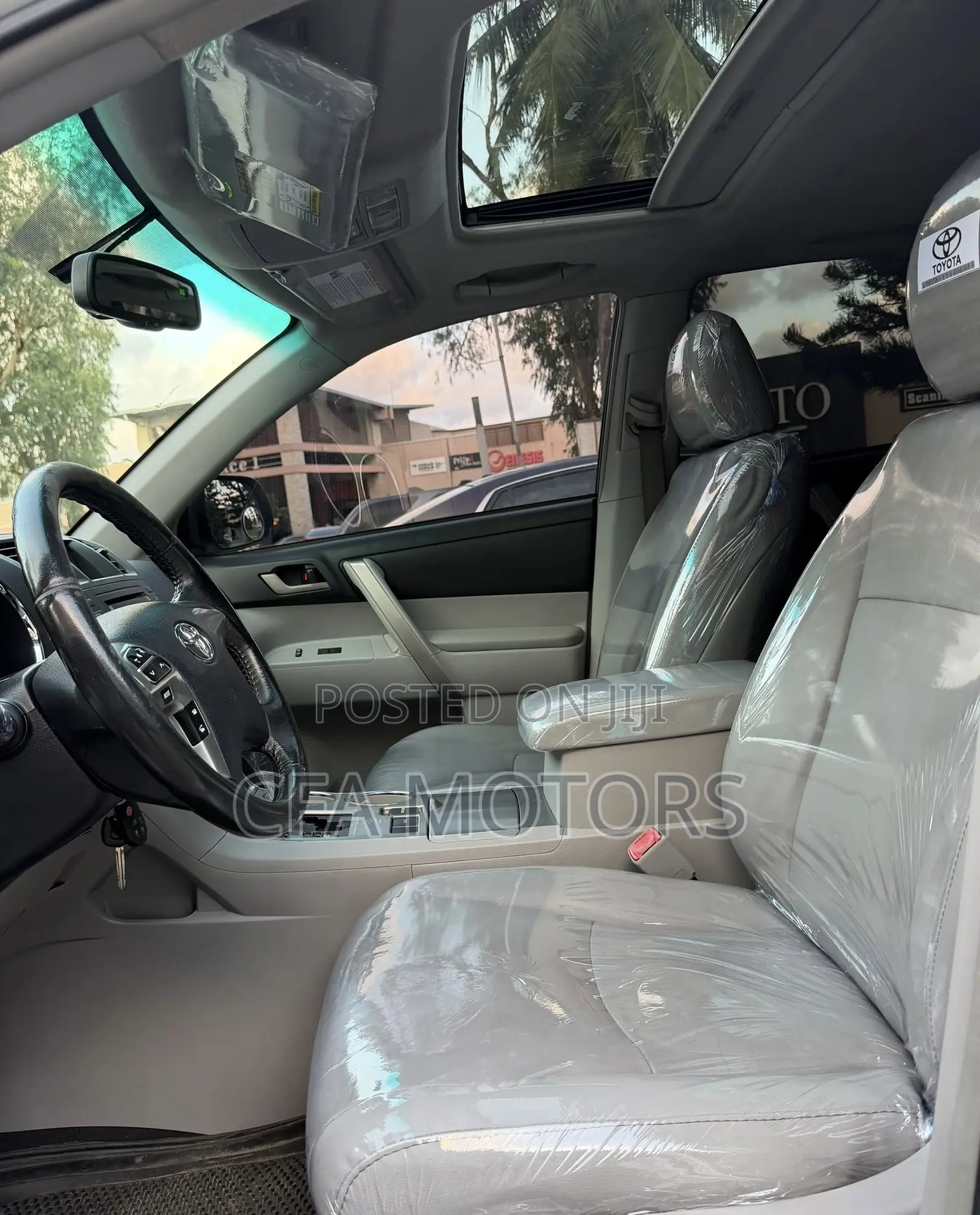 Toyota Highlander SE 2011 White