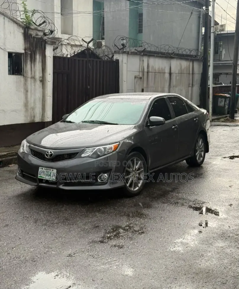 Toyota Camry 2013 Gray