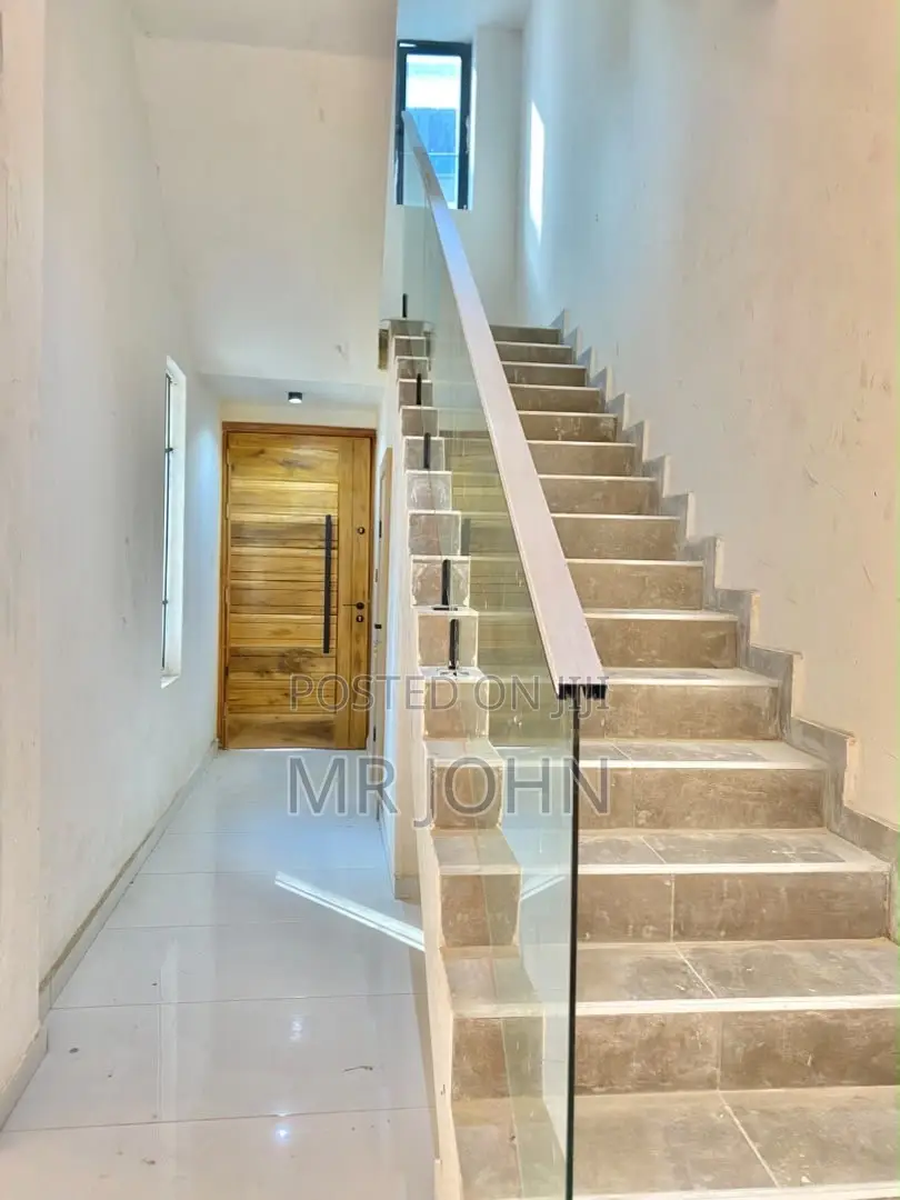 4bdrm Duplex in Mercy Pr Lekki for rent