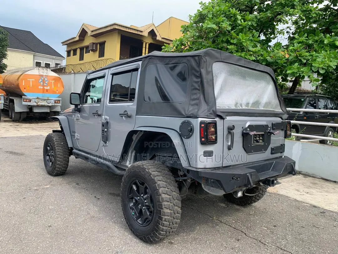 Jeep Wrangler Sahara 4x4 2017 Silver