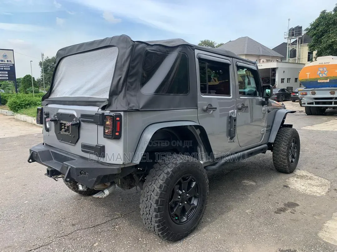Jeep Wrangler Sahara 4x4 2017 Silver