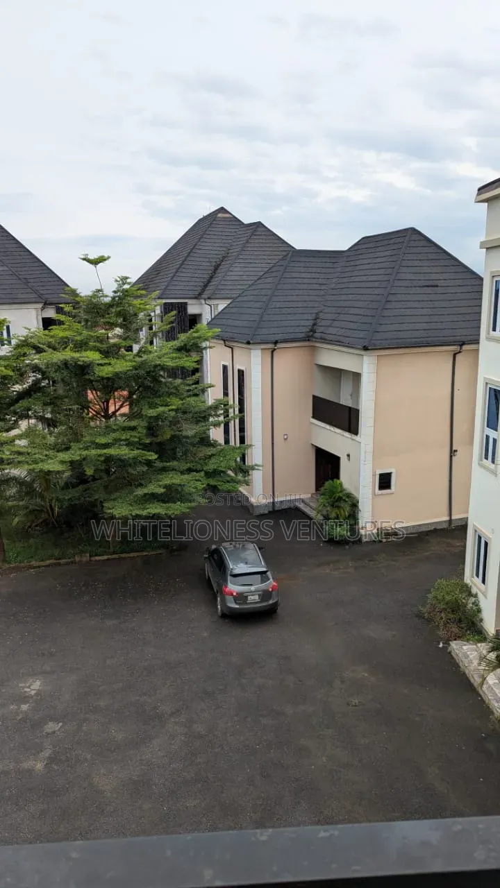 3bdrm Townhouse/Terrace in Asaba, Oshimili South for sale