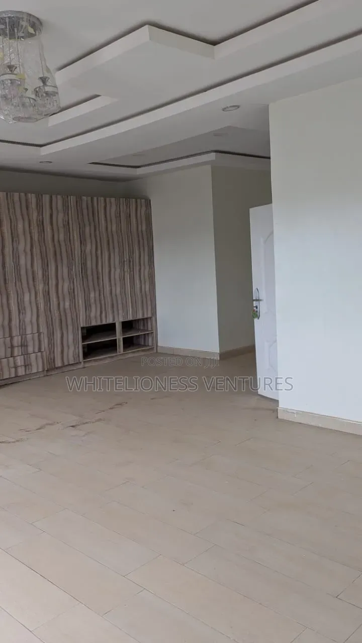 3bdrm Townhouse/Terrace in Asaba, Oshimili South for sale