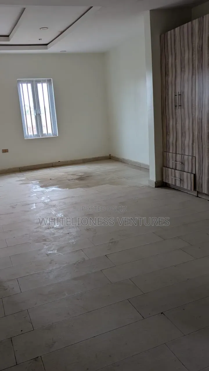 3bdrm Townhouse/Terrace in Asaba, Oshimili South for sale