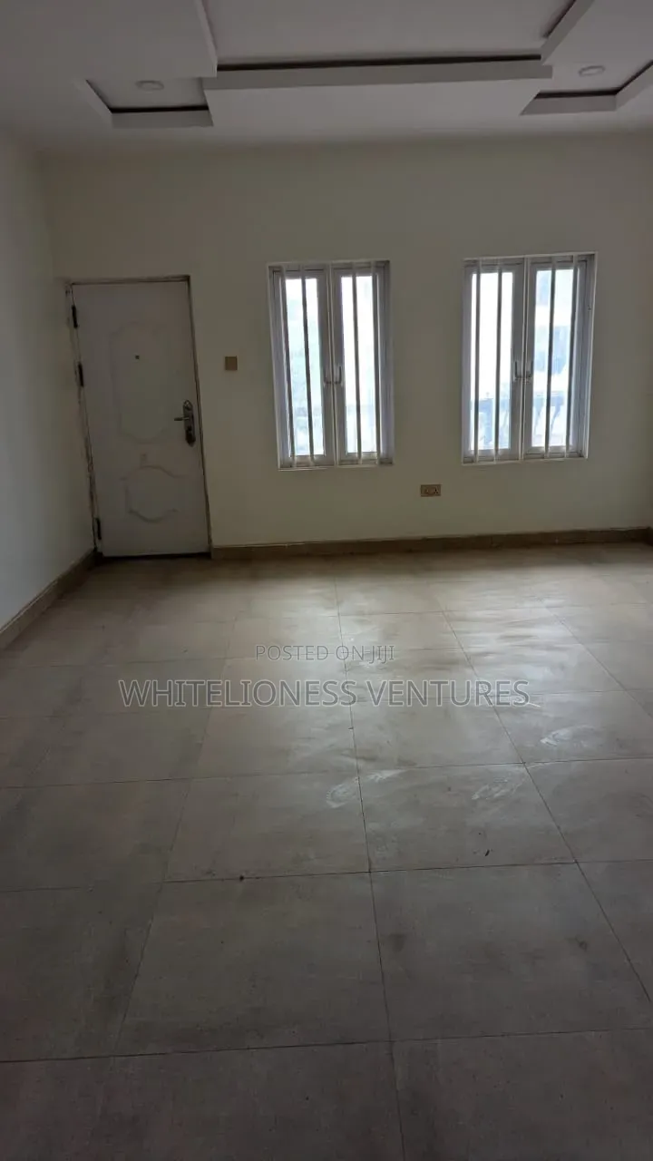 3bdrm Townhouse/Terrace in Asaba, Oshimili South for sale