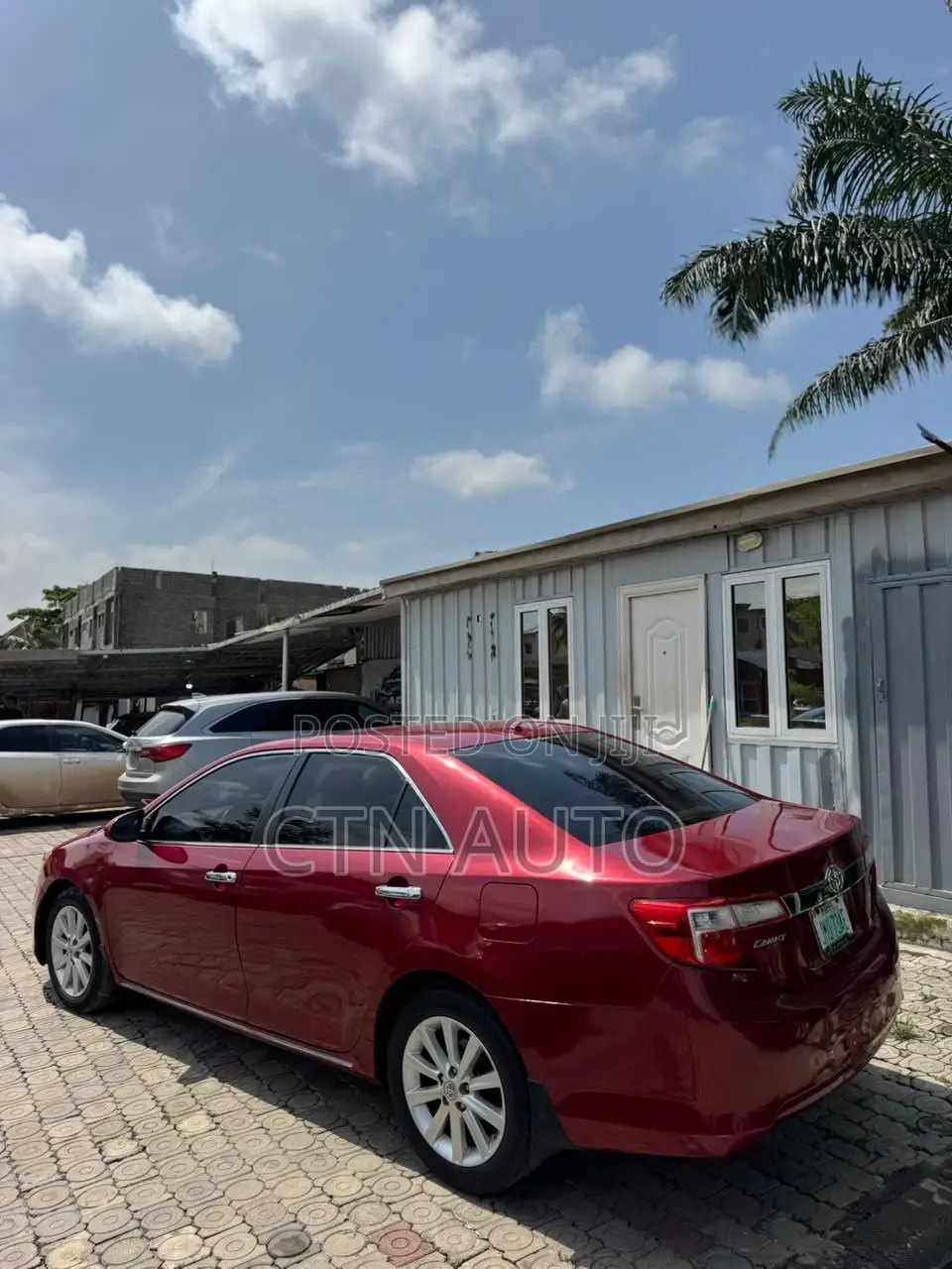 Toyota Camry XLE 4dr Sedan (2.5L 4cyl 6A) 2014 Red
