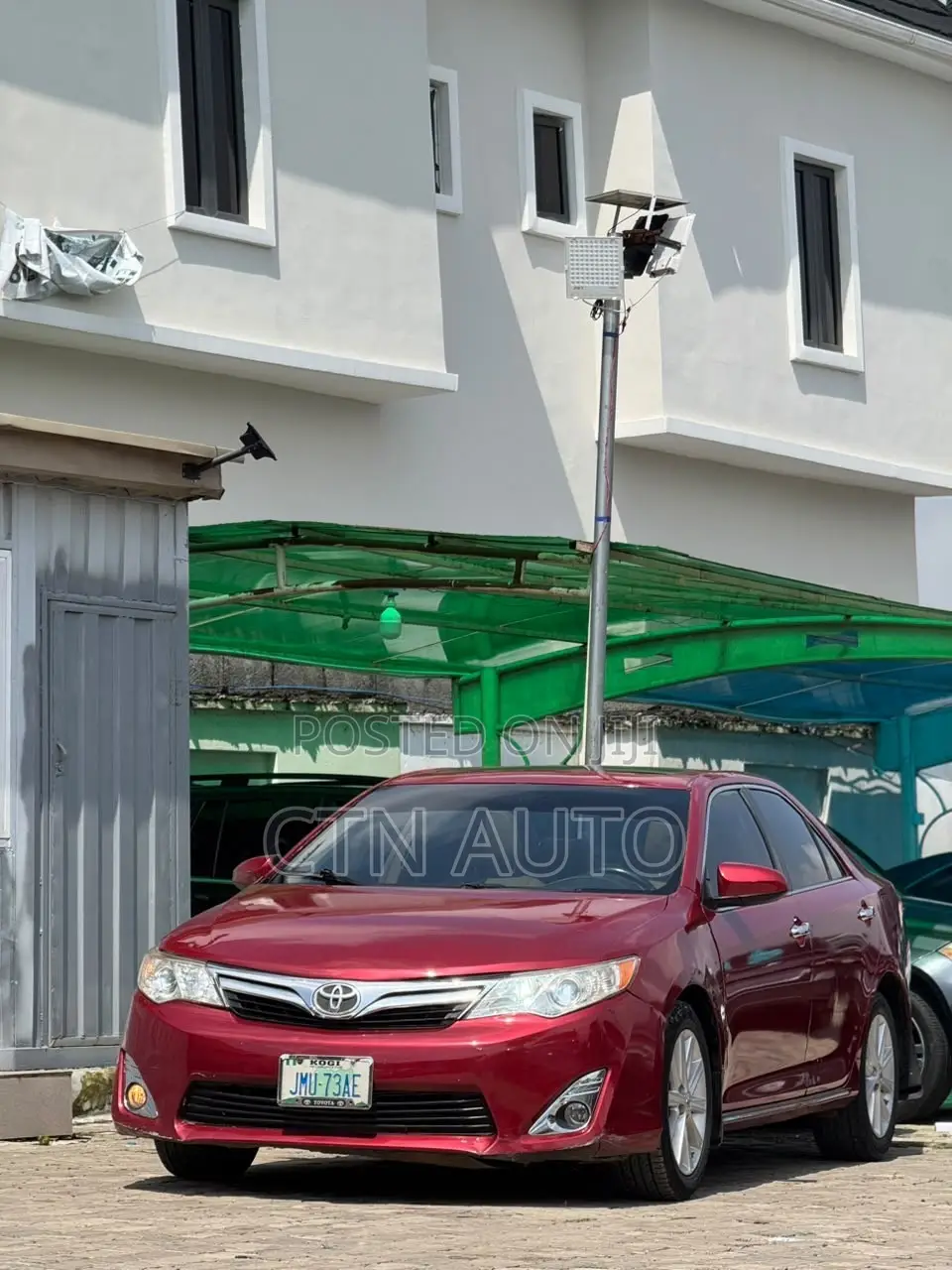 Toyota Camry XLE 4dr Sedan (2.5L 4cyl 6A) 2014 Red