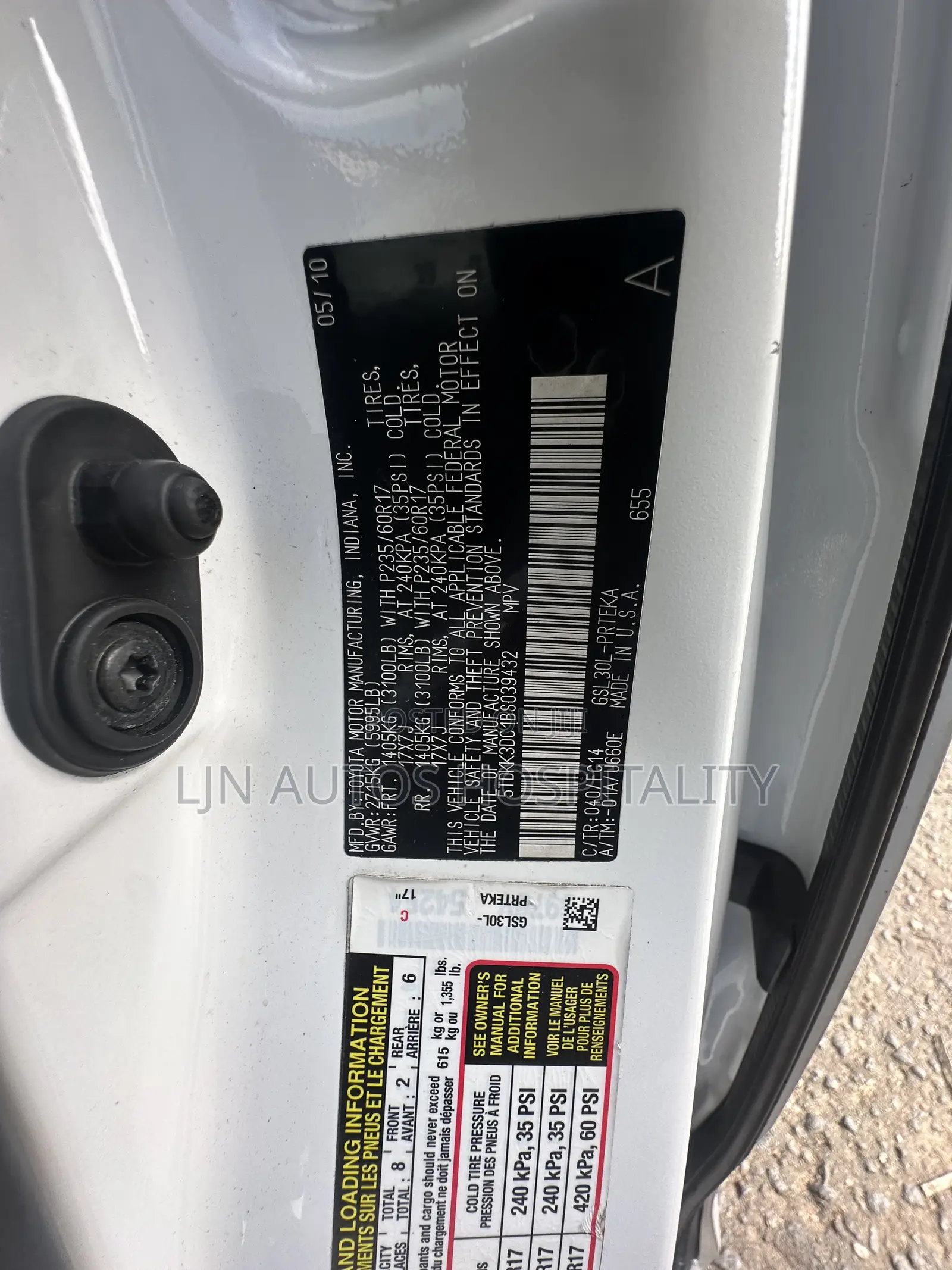Toyota Sienna LE 7 Passenger 2010 White