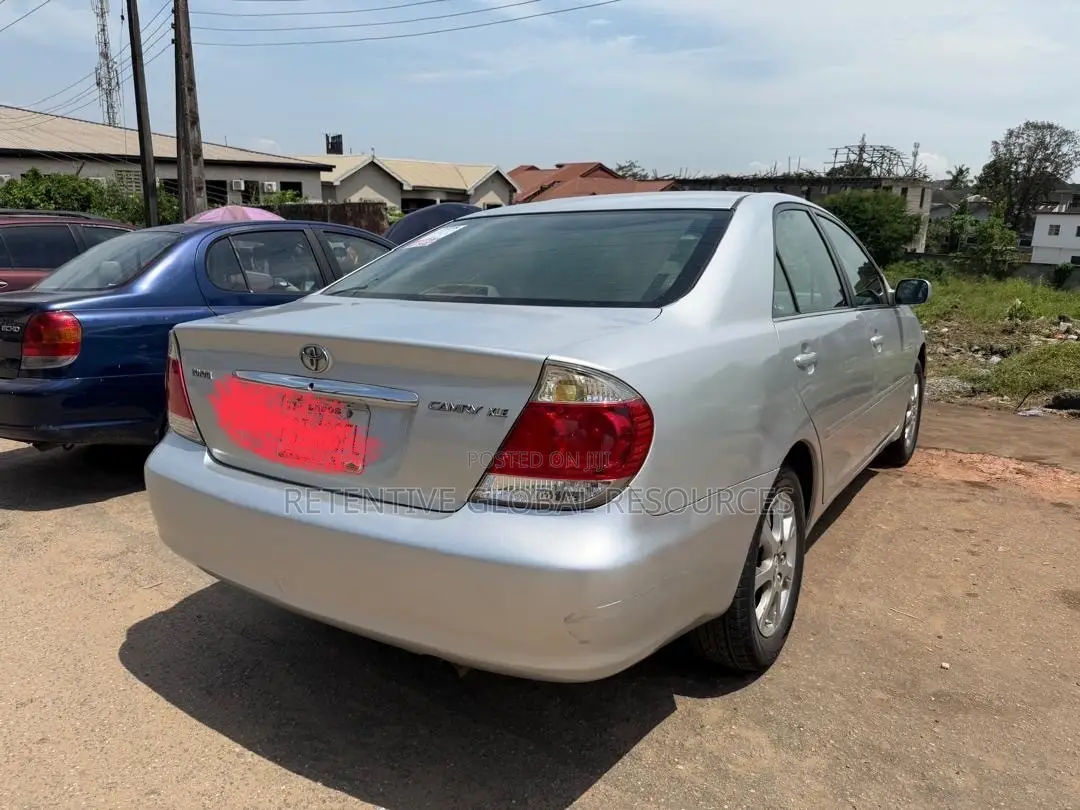Toyota Camry XLE 4dr Sedan (2.4L 4cyl 5A) 2006 Silver