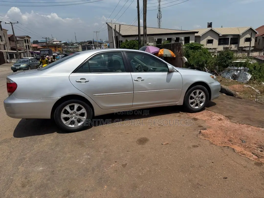 Toyota Camry XLE 4dr Sedan (2.4L 4cyl 5A) 2006 Silver