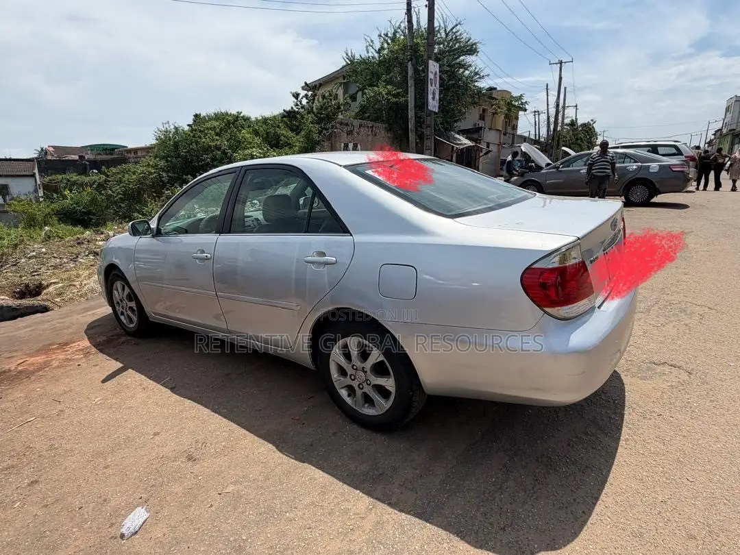 Toyota Camry XLE 4dr Sedan (2.4L 4cyl 5A) 2006 Silver