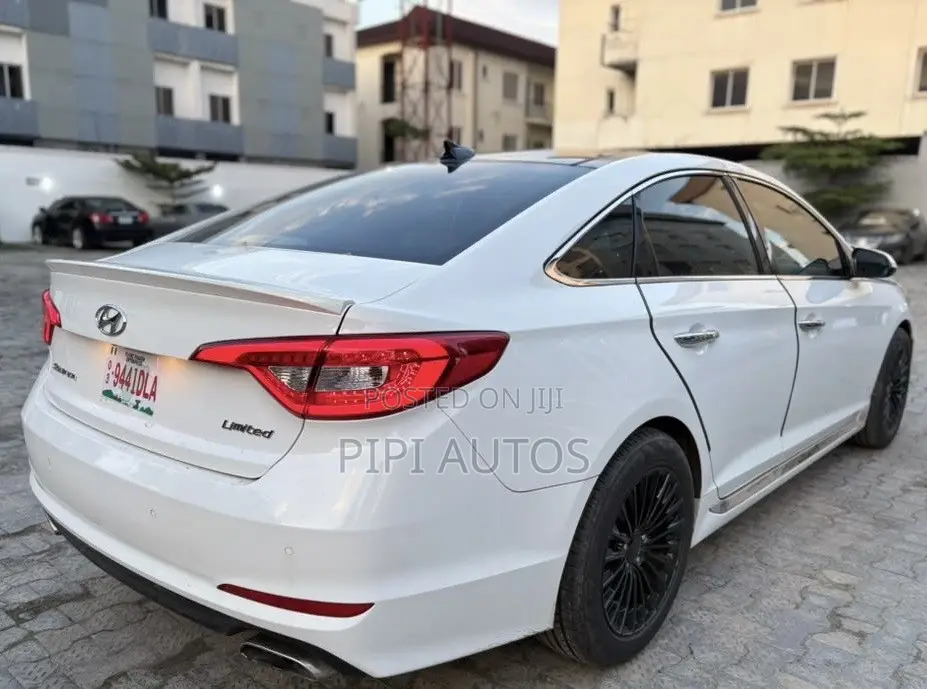 Hyundai Sonata Limited Sedan FWD (2.4L 4cyl 6A) 2016 White