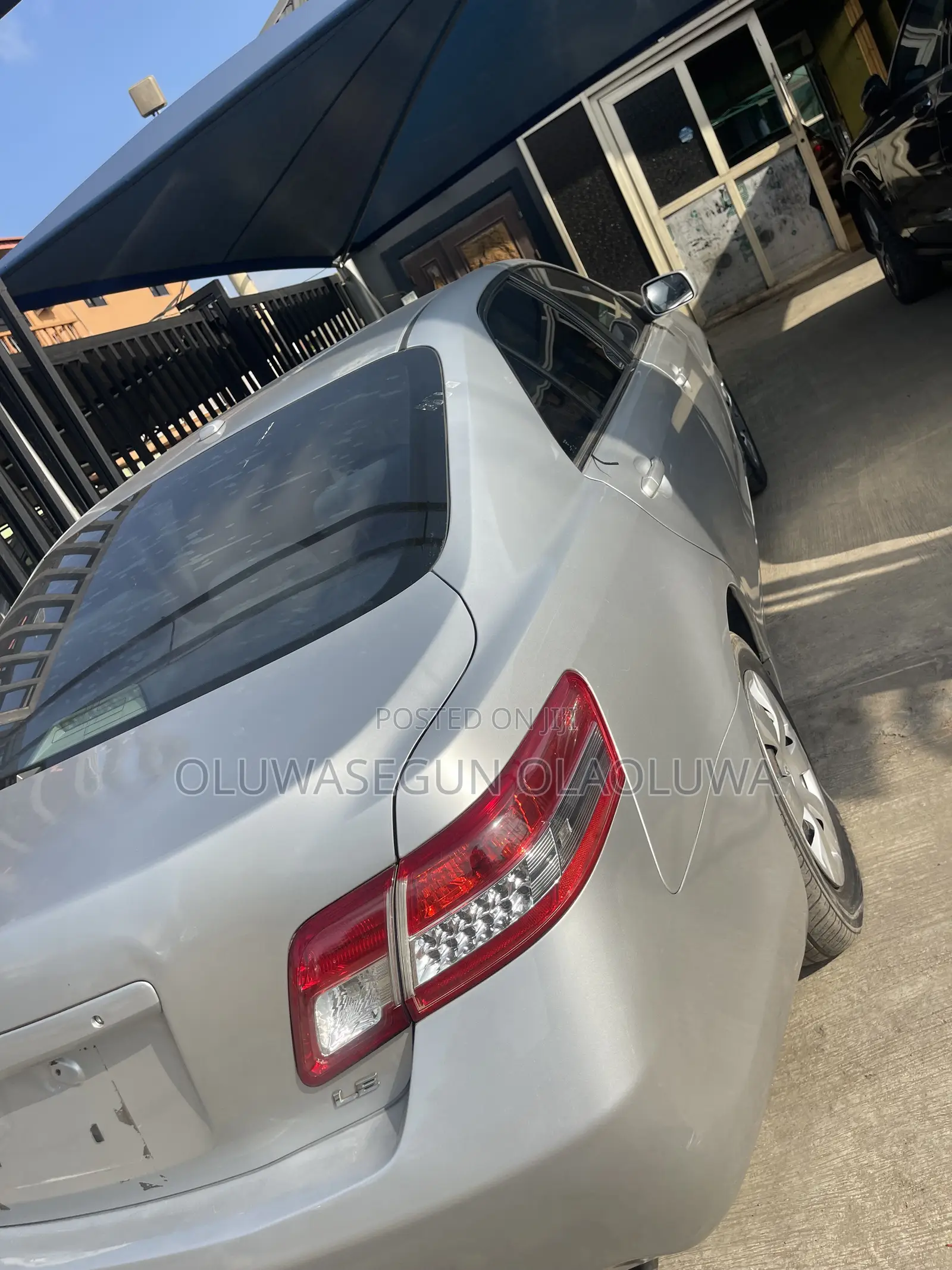 Toyota Camry LE 4dr Sedan (2.5L 4cyl 6A) 2011 Silver