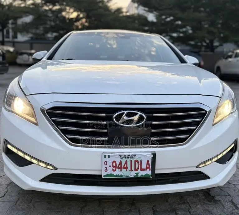 Hyundai Sonata Limited Sedan FWD (2.4L 4cyl 6A) 2016 White