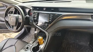 Toyota Camry 2018 White