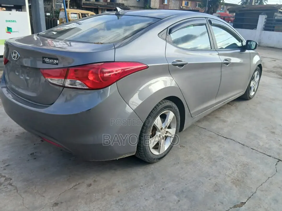 Hyundai Elantra Limited 4dr Sedan (1.8L 4cyl 6A) 2014 Gray