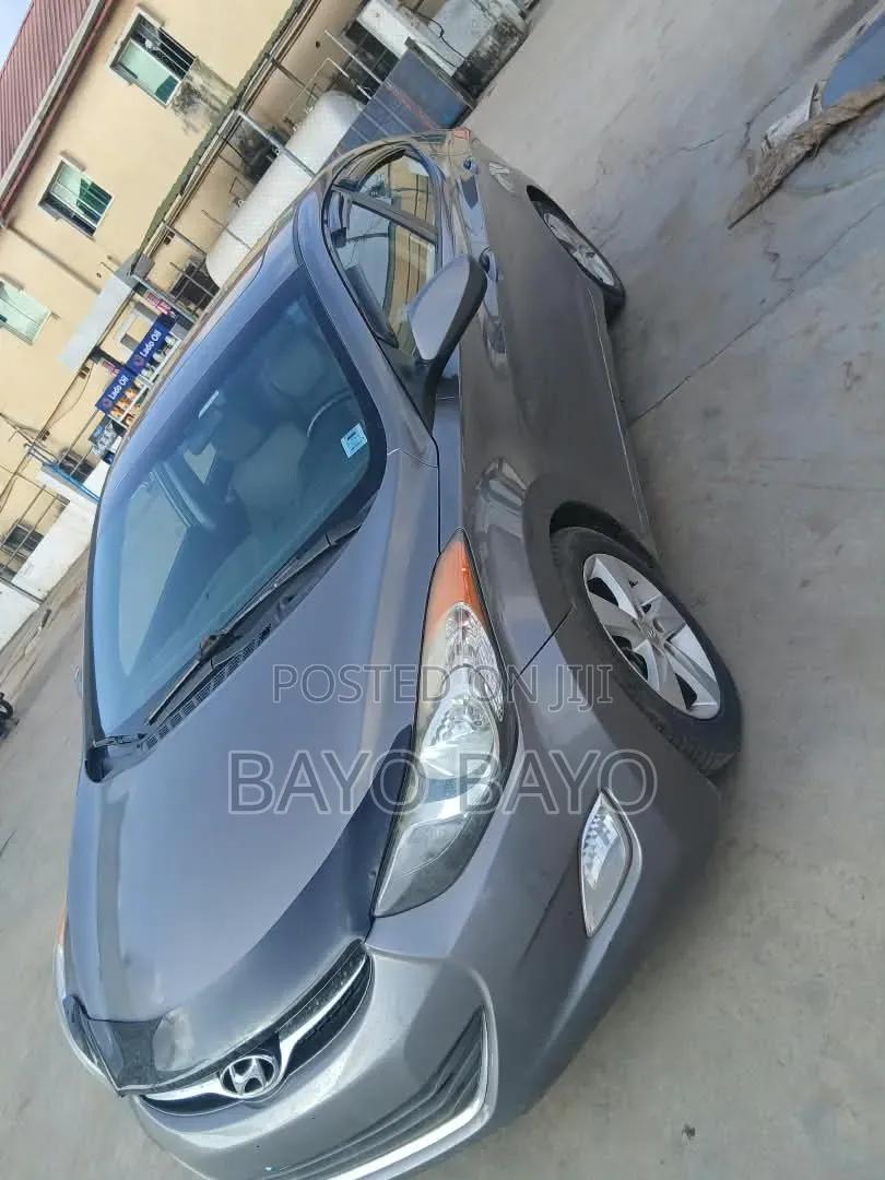 Hyundai Elantra Limited 4dr Sedan (1.8L 4cyl 6A) 2014 Gray