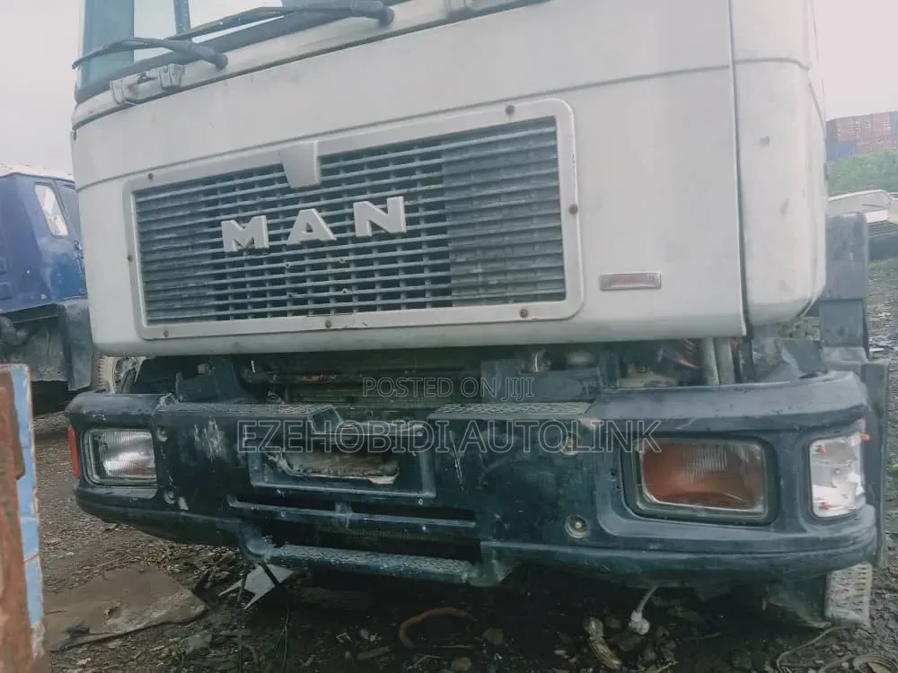Tokunbo 12tyres Mandiesel Truck, Cap and Chassis Commander 6cylinder