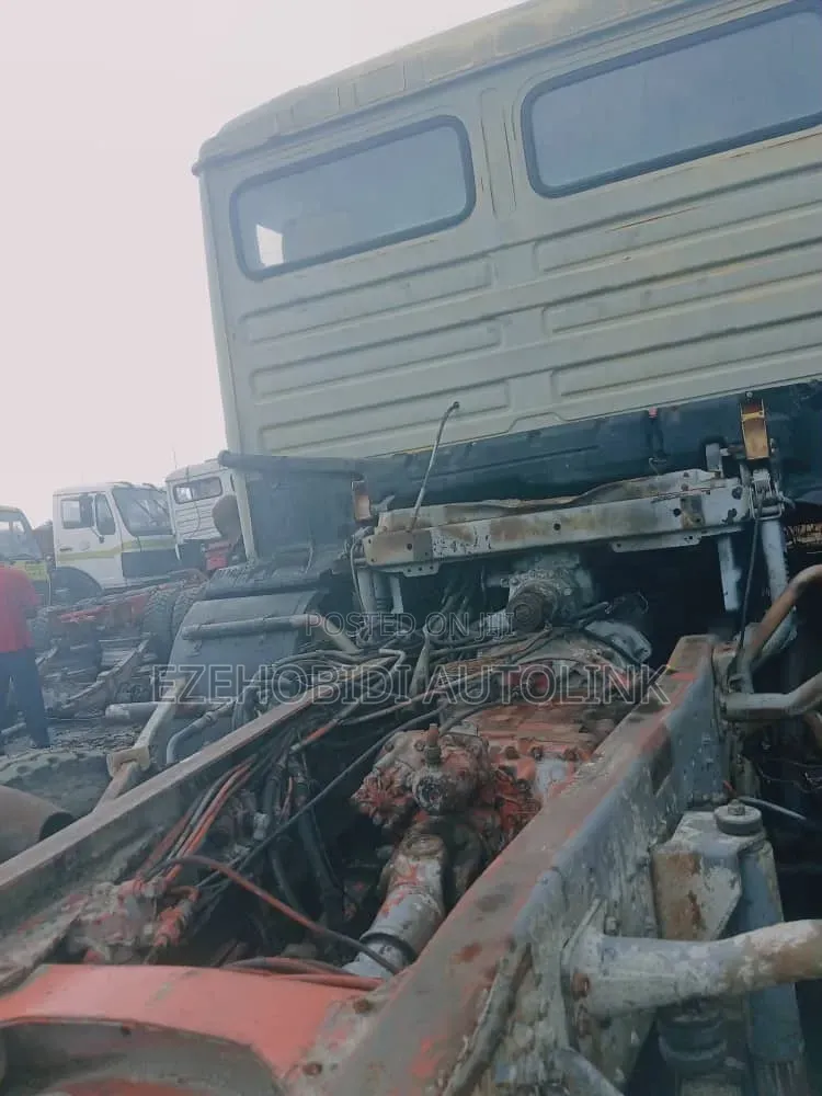 Tokunbo 12tyres Mandiesel Truck, Cap and Chassis Commander 6cylinder