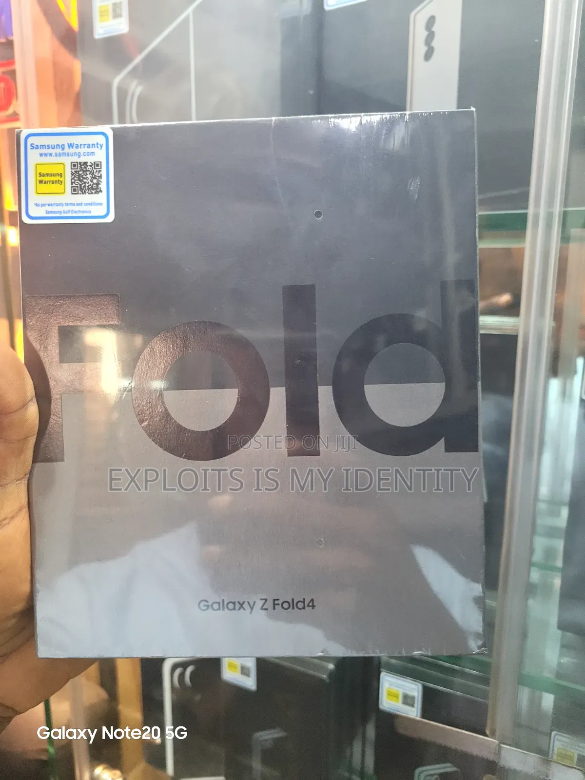 New Samsung Galaxy Z Fold4 256 GB Gold